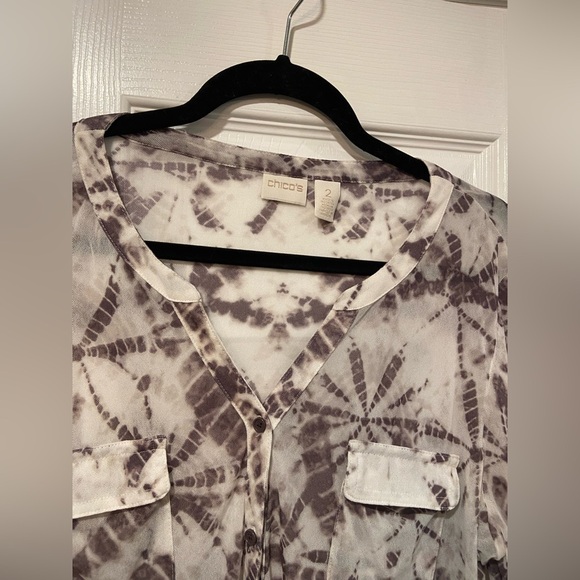 Chico’s Sheer White Gray Tie Dye Front Knot Roll Tab Sleeve Button Down Size M - Picture 4 of 12